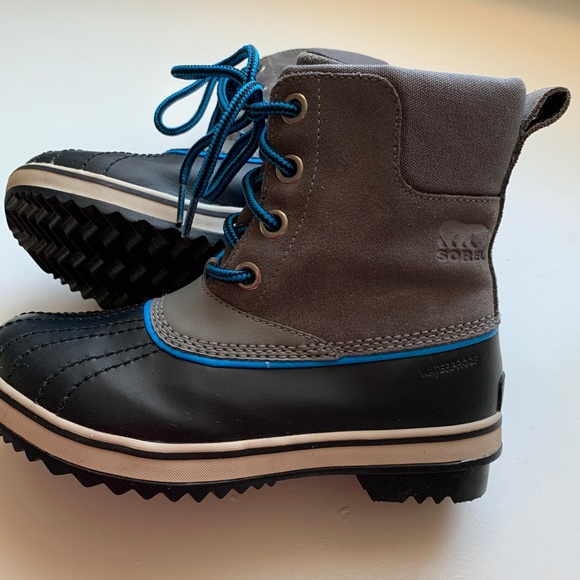 Sorel Other - SOREL Boy’s Cheyenne SNOW BOOTS Size 4 Navy/Gray